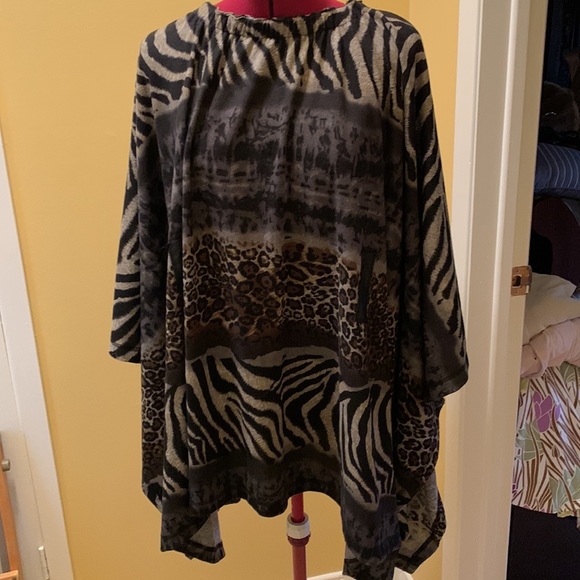 Marallis Collection top/skirt in animal print - Picture 9 of 11